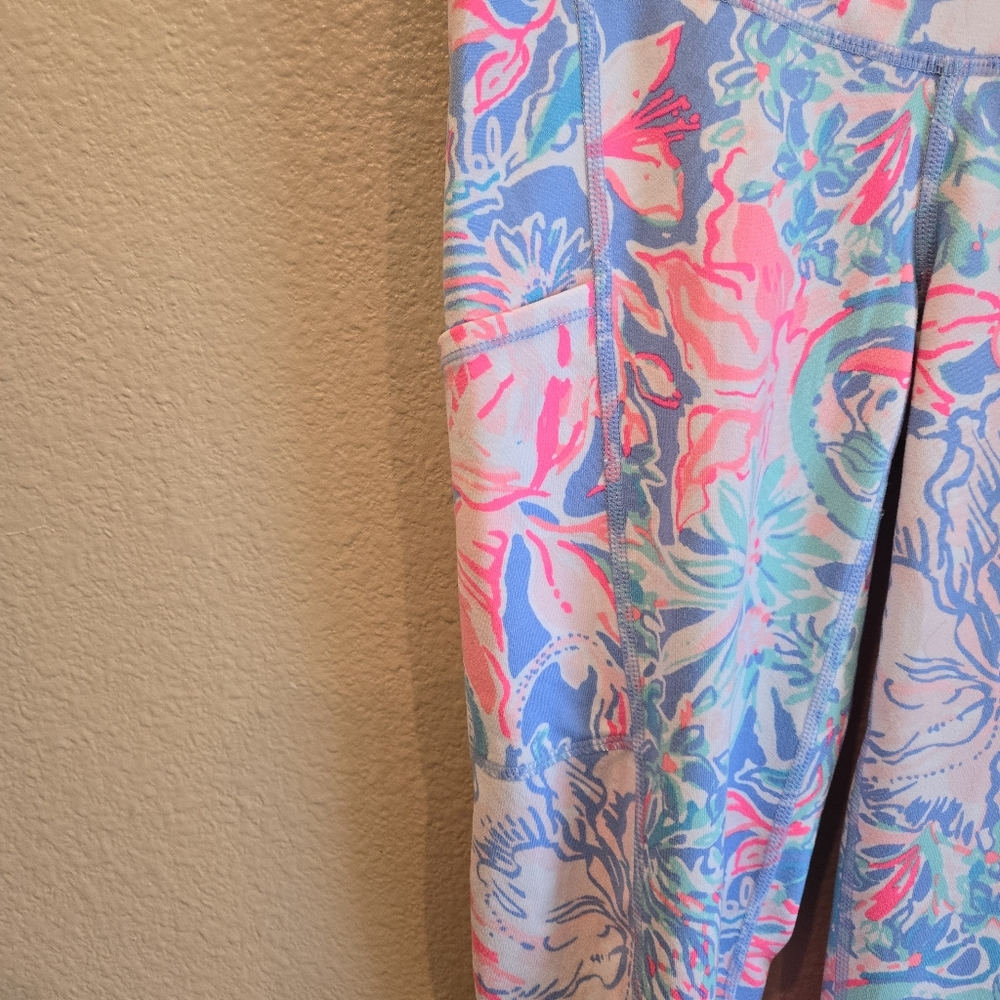 Lilly Pulitzer Luxletic Weekender Floral Midi Crops XS - Picture 7 of 12